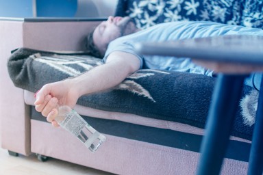 Вывод из запоя в Промышленной